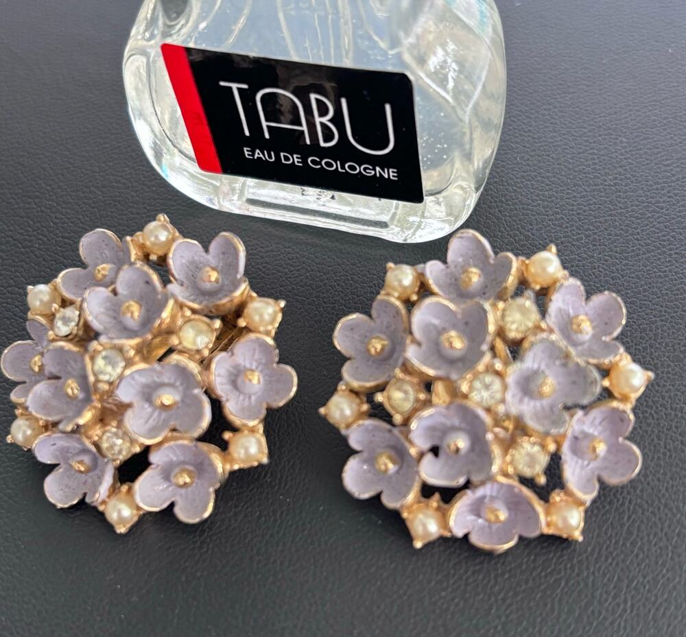 VINTAGE Forget Me Not Rhinestone & Pearl Gold Tone Clip On Earrings